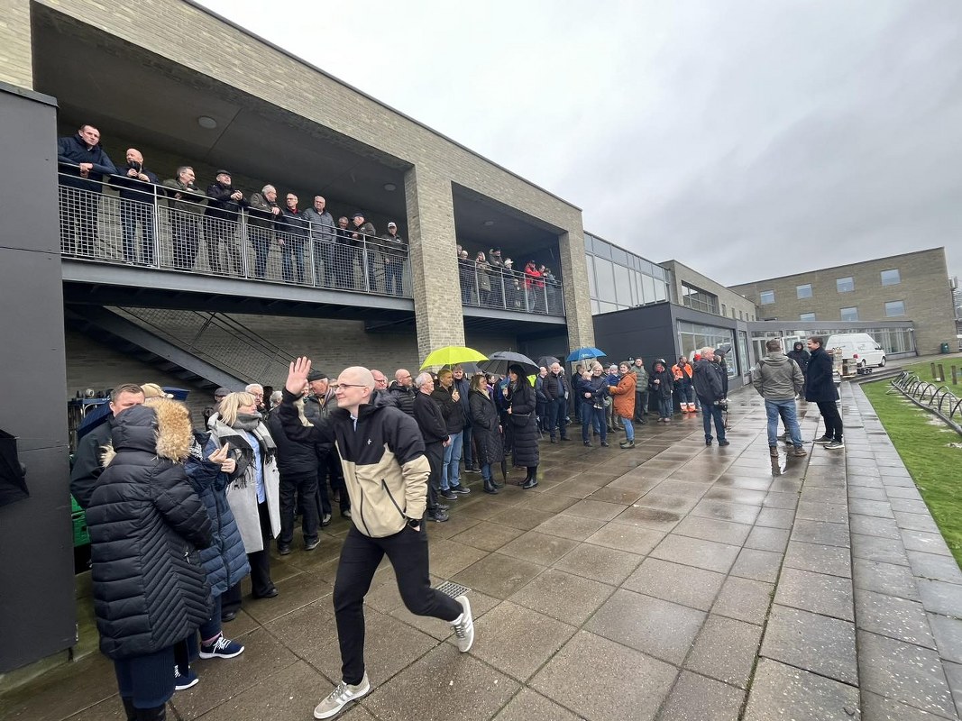 Første spadestik taget til nyt svømmecenter i Vrå NordsøPosten dk