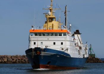 Her ses Dana anløbe Hirtshals Havn. Foto: Arkiv.