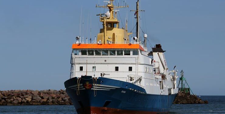 Her ses Dana anløbe Hirtshals Havn. Foto: Arkiv.