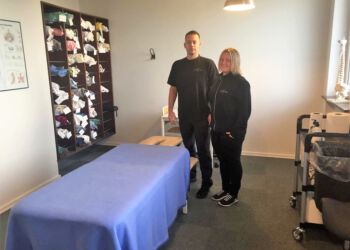 Karina og Allan Østergård Jensen hos Hirtshals Fysioterapi. Foto: Arkiv.