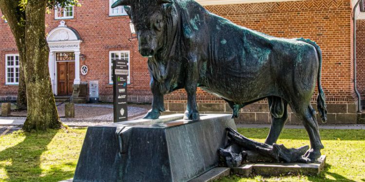 KIKSEKARTELLET Vendsyssel Teater Tyrebroenden 800x533 1