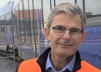 Erhverv Hjørrings formand, Peter Hvilshøj, fotograferet i sine daglige omgivelser, Nordjyske Jernbaners hovedkvarter i Hjørring. Foto: Hjørring ErhvervsCenter.