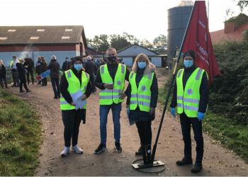 Repræsentanter fra 3F Midtvendsyssel, Aalborg og Skagerak deltog i morgenens aktion ved minkfarmene på Gjøl. Foto: 3F.