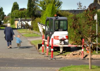 Fibernet under nedgravning. Foto: Arkiv.