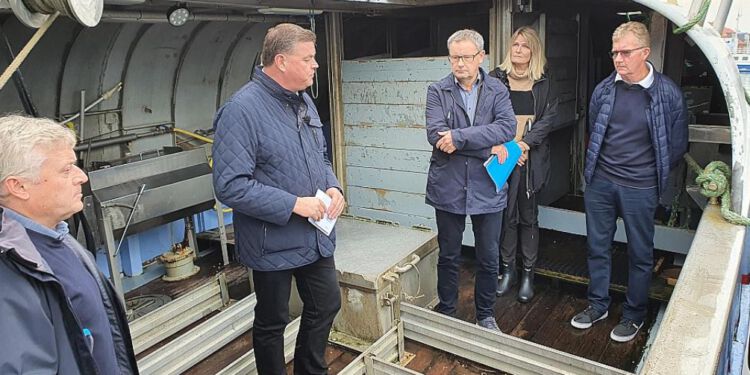 Fiskeriminister, Mogens Jensen (S) og Danmarks Fiskeriforening indgik søndag en aftale om overvågning af fiskefangst i Kattegat. Foto: Rasmus Krøll.