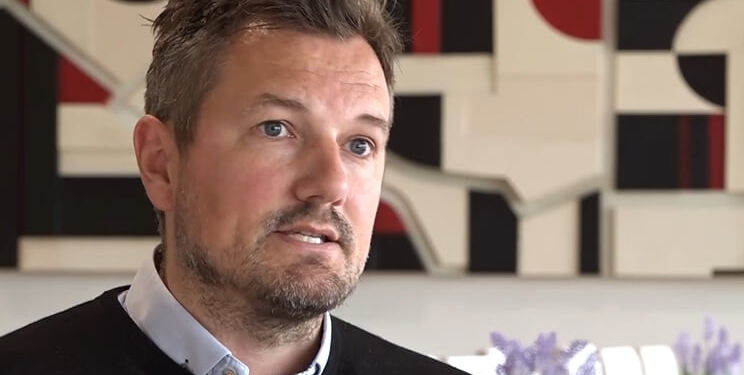 Byrådspolitiker og forfatter Thomas Klimek åbner sommerudstilling hos Kunst på Fyret.