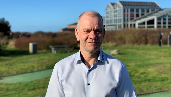 Direktør Jørgen Høll foran Skallerup Seaside  Resort. Foto: Arkiv.