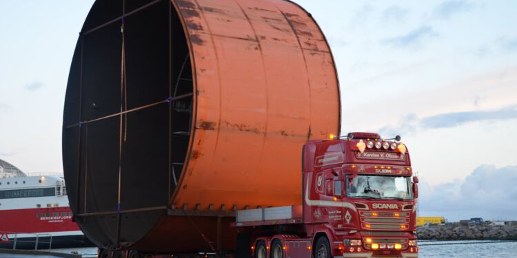 Foto: Karsten V. Olesen Kran og Specialtransport.