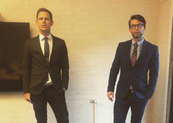 Venstres nye spidskandidat Mads Duedahl og partiets  gruppeformand Martin Bech.