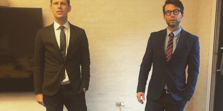 Venstres nye spidskandidat Mads Duedahl og partiets  gruppeformand Martin Bech.