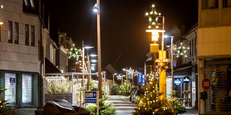 Nørregade by Night ved juletid i Hirtshals. Foto: René Stoklund.