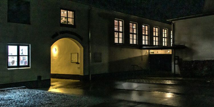 Vrå Højskole og Kunstbygning. Foto (arkiv): Elling.