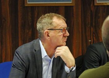Folketingsmedlem Bjarne Laustsen (S) under et tidligere besøg i Hirtshals. Foto (arkiv): Kurt Prentow.