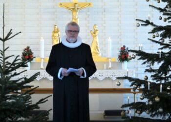 Sognepræst Bjarne Hougaard i Hirtshals Kirke. Foto: Arkiv.