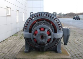 Den historiske generator ved Hirtshals Elmotorservice. Foto: Jóan Pauli i Geil.