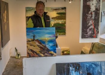 Kim Bernhard Tornby i galleriet ved Tversted. Foto (arkiv): Elling.