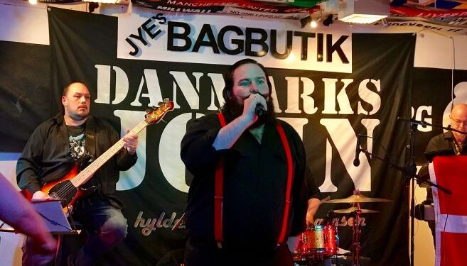 Brian Arnold Nielsen i rollen som John Mogensen var populær i Jye's Bagbutik. Foto: Arkiv.