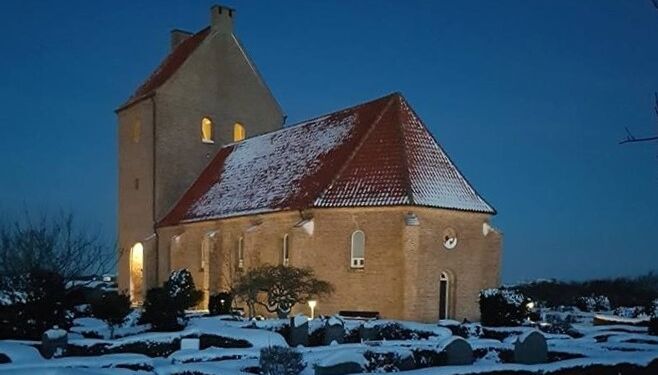 Lønstrup Kirke. Foto (arkiv): Laila Hyldgaard Tronsen.