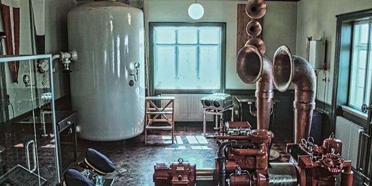 Tågehornenes nuværende placering i Maskinhuset ved Hirtshals Fyr. Foto: Stefan Werner.