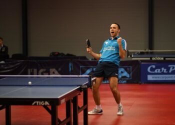 Kamil Dziadek jubler i kampen for B75 mod Roskilde. Foto (arkiv): Jim Christensen.