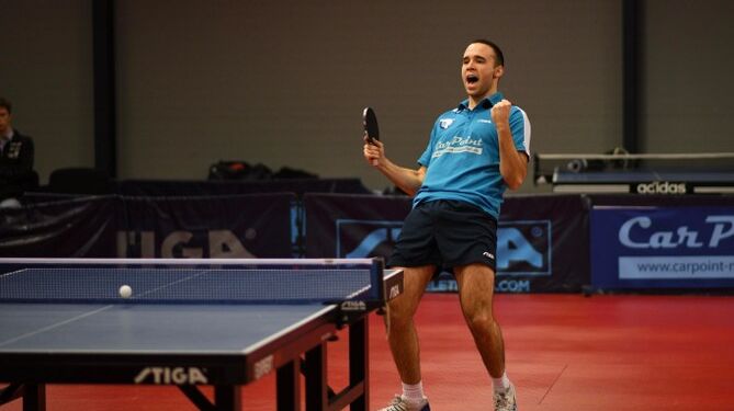 Kamil Dziadek jubler i kampen for B75 mod Roskilde. Foto (arkiv): Jim Christensen.