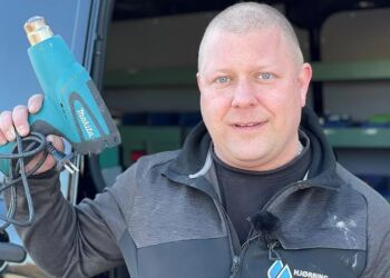 VVS-montør Brian Bo Rosenkilde Nielsen fra Hjørring VVS. Foto: Robert Bedsted/TV2 Nord.