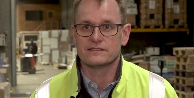 Jesper Bundgaard Madsen er administrerende direktør hos Vendelbo Spedition i Hjørring. Foto: TV2 Nord.
