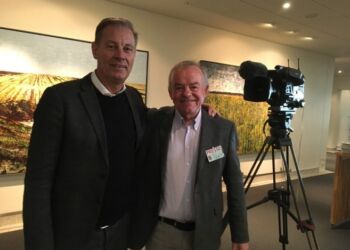 Kaj Schlie (tv) fra Seafood Danmark sammen med journalist Hasse Boe. Foto: Arkiv.