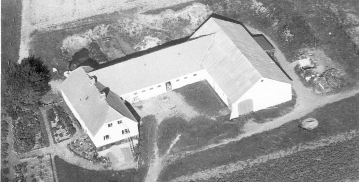 Luftfoto af Højen fra omkring 1951.
