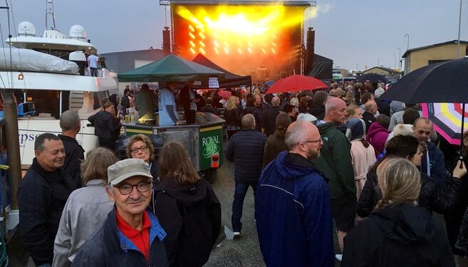 Musik Under Trappen på Sydvestkajen i Hirtshals. Foto: Arkiv.