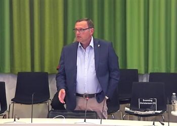 Michael Engbjerg i byrådssalen på Rådhuset i Hjørring. Foto: Arkiv.