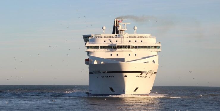 Norröna anløber Hirtshals Havn. Foto: Niels Skipper
