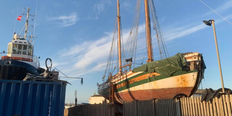 Adella ved Vestkajens Maskinværksted i Hirtshals.