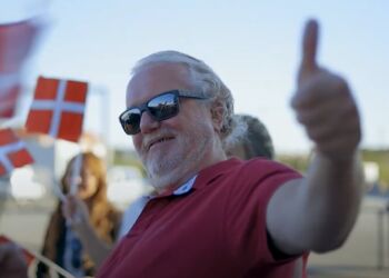 Ejvind Kjeldsen Jensen ved fejringen af sidste sommers genåbning af færgesejladsen mellem Kristiansand og Hirtshals. Foto: Arkiv.