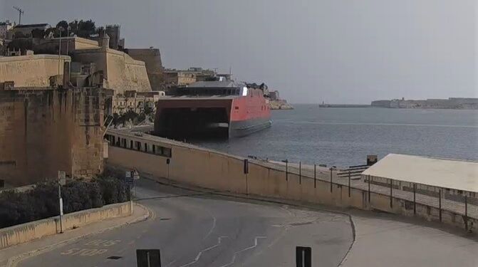 Fjord FSTR i Valetta havn på Malta. Foto: Screendump.