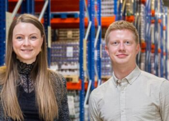 René Sønderby, studenter-medarbejder og eksportassistent hos Fynbo Foods, sammen med virksomhedens HR-chef, Maria Bukdahl Rukjær.