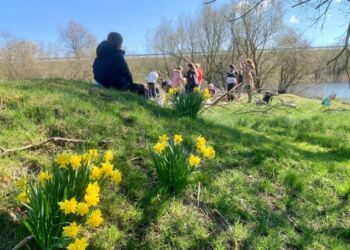 Elever fra Bindslev Skole på fisketur ved Lergraven. Foto (arkiv): Niels Skipper.