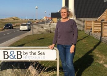 Rikke Vandsted er ikke bare konstitueret formand for Hirtshals Turistforening, men tillige sammen med gemalen Tor Ove Sørlie indehaver af B&B by the Sea.