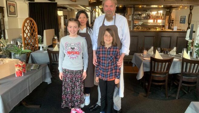 Datteren Nina, Klerly, Åge og sønnen Sofus på Tannishus.