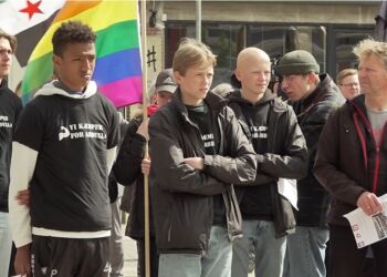 Abdullah ses her til venstre udner demonstrationen i Hjørring. Foto: Privat.