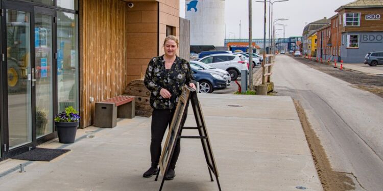 Lise Møller med Café Møller i Hirtshals er med i kampen om at blive den bedste i Danmark. Foto: Arkiv.