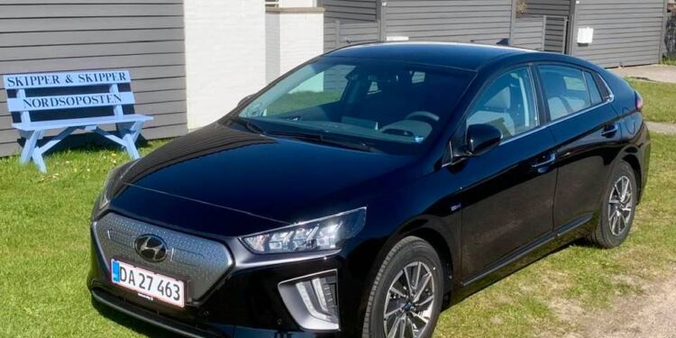 Niels Skippers nye Hyundai Ionic Electric Premium, der er købt hos Rørbæk Biler i Hjørring.