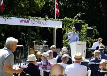 Rasmus Prehn på talerstolen i Vrå. Foto: Arkiv.