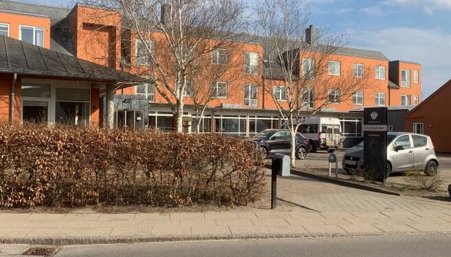 Smedegården overfor Bindslev Skole. Foto: Arkiv.