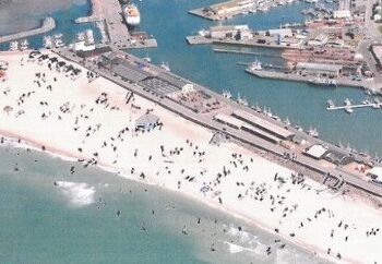 For at illustrere sin pointe fik Pelle fremstillet et manipuleret luftfoto, som viser hans vision af en flot strand umiddelbart nord for Husmoderstranden.  Foto: Arkiv.