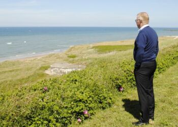 Lokallistens spidskandidat Erik Krage ved Hirtshals Fyr.