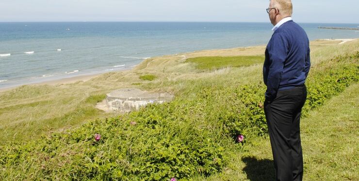 Lokallistens spidskandidat Erik Krage ved Hirtshals Fyr.