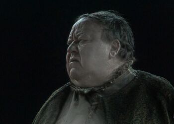 Hans Holtegaard i forestillingen "Stormene" på Vendsyssel Teater. Foto: Elling.