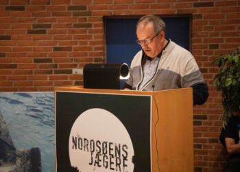 Jan Woller på talerstolen som næstformand i Hirtshals Fiskeriforening. Foto: Arkiv.