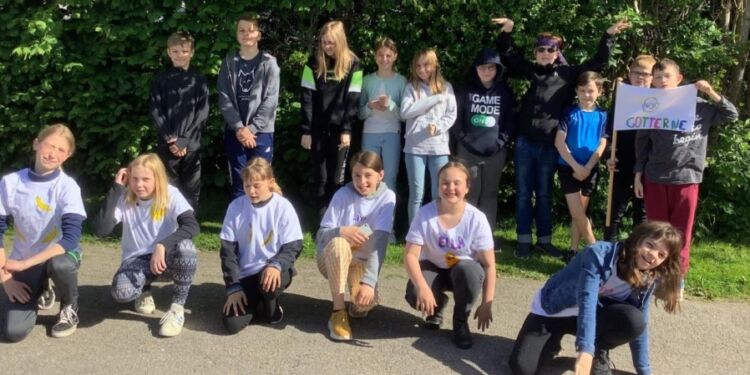 Eleverne i 5. klasse på Lendum SKole var blandt de mange landet over, der kastede sig ud i Naturjaten under Naturmødet i Hirtshals.